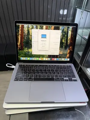 Laptop Apple MacBook Pro 2022 M2 16GB Apple M2 SSD 256GB