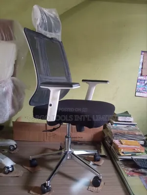 Quality Office Chair White and Black