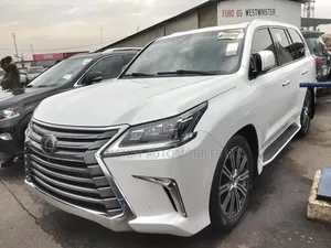 Lexus LX 570 AWD 2019 White