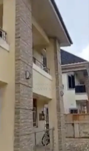 7bdrm Duplex in Graceland Estate , for sale