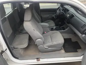 Toyota Tacoma Access Cab V6 Automatic 2010 White