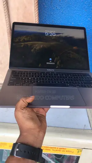 Laptop Apple MacBook Pro 2018 16GB Intel Core i7 SSD 1T