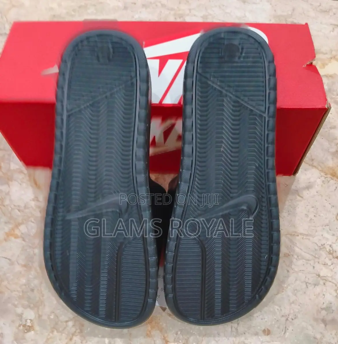 Nike Benassi