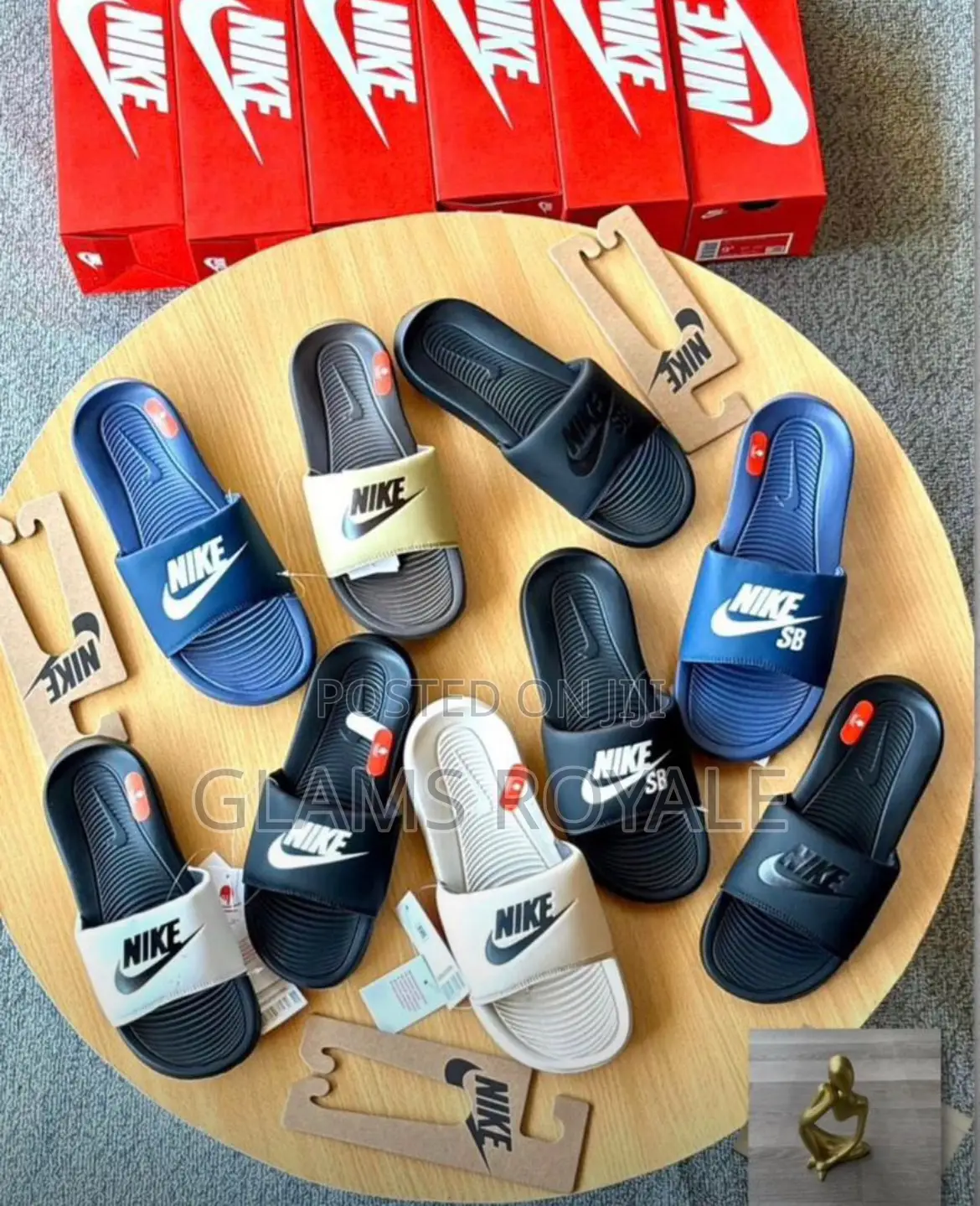 Nike Benassi