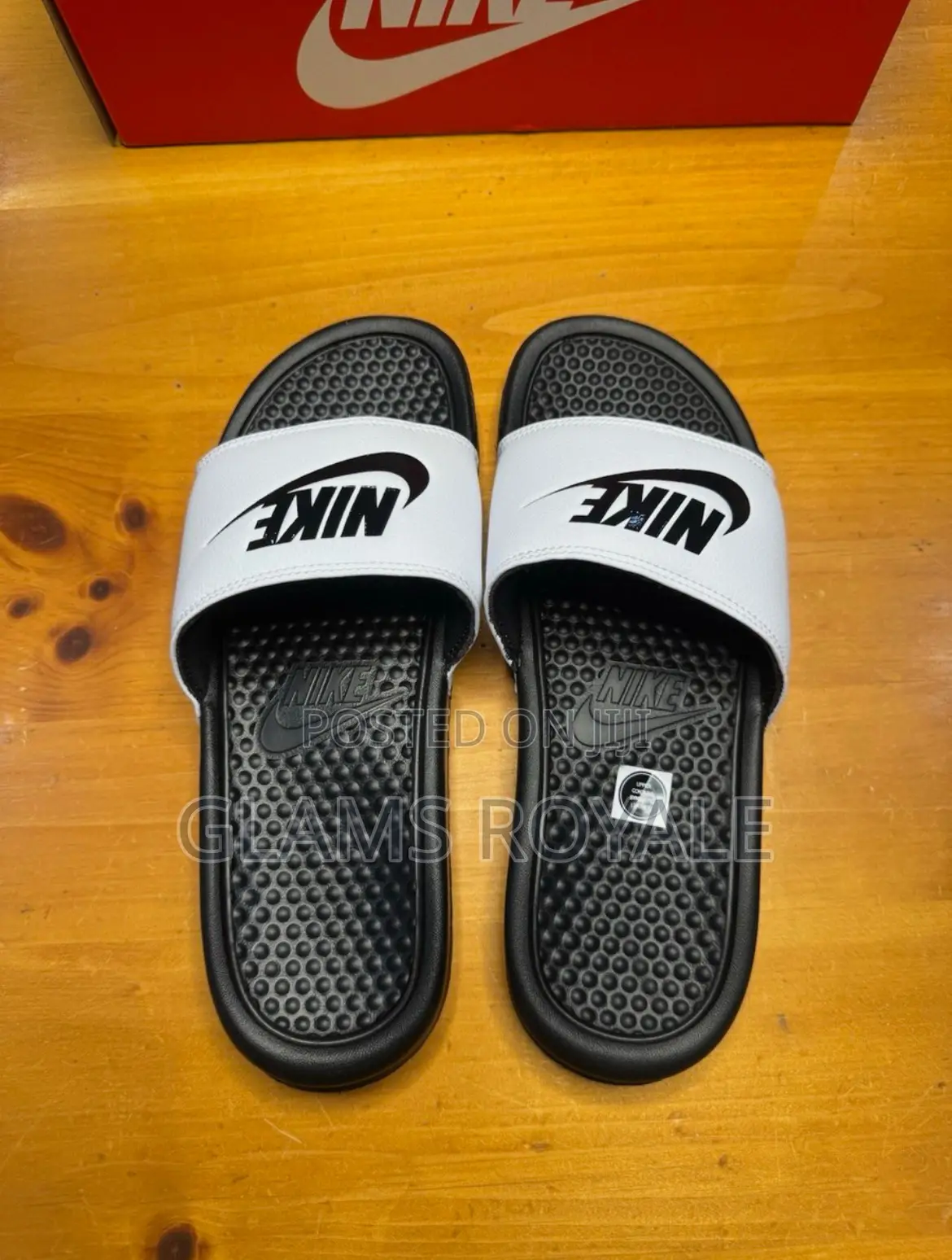 Nike Benassi