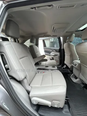 Toyota Highlander Limited 4dr SUV AWD (3.5L 6cyl 6A) 2015 Gray