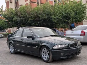 BMW 320i Sedan RWD 1999 Green