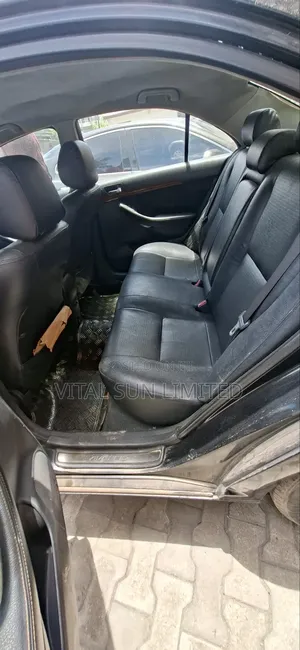 Toyota Avensis 2006 Black