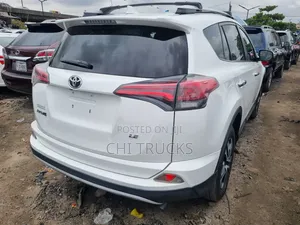 Toyota RAV4 LE 4dr SUV (2.5L 4cyl 6A) 2015 White