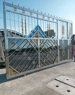 High-Grade Ss304/Ss316 Stainless Steel Gate, Fabricated With 1.5mm–2mm