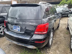Mercedes-Benz GLK-Class Base GLK 350 4dr AWD 4MATIC (3.5L 6cyl 7A) 2015