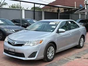 Toyota Camry LE 4dr Sedan (2.5L 4cyl 6A) 2013 Silver