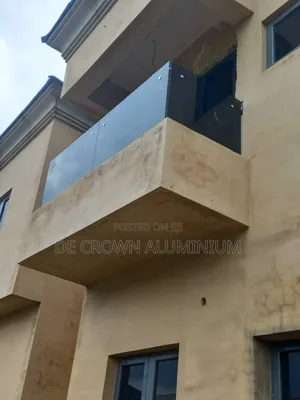 10mm Tempered Glass Balcony Handrails – Modern Strong Design