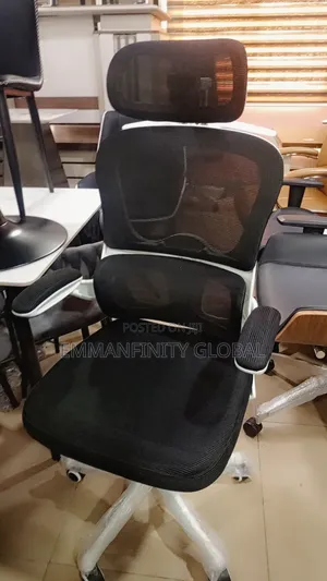 Executive Office Swivel Chair Black and White Combination.