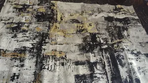 Royal Crest Center Rug