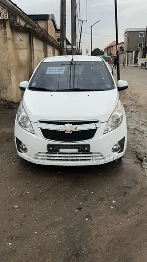 Chevrolet Suburban 2009 White