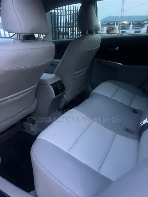 Toyota Camry XLE 4dr Sedan (2.5L 4cyl 6A) 2014