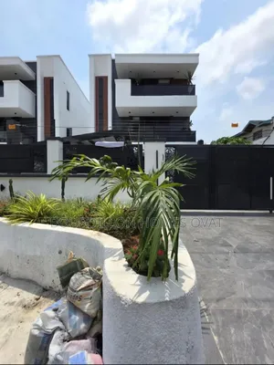 5bdrm Duplex in Lekki Phase 1 for sale
