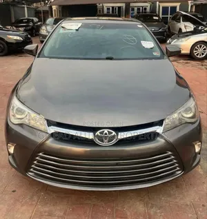 Toyota Camry SE 4dr Sedan (2.5L 4cyl 6A) 2016 Gray