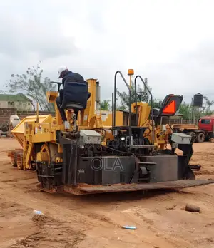 Blaw-Knox Pf3200 Asphalt Paver for Sale With Free Delivery