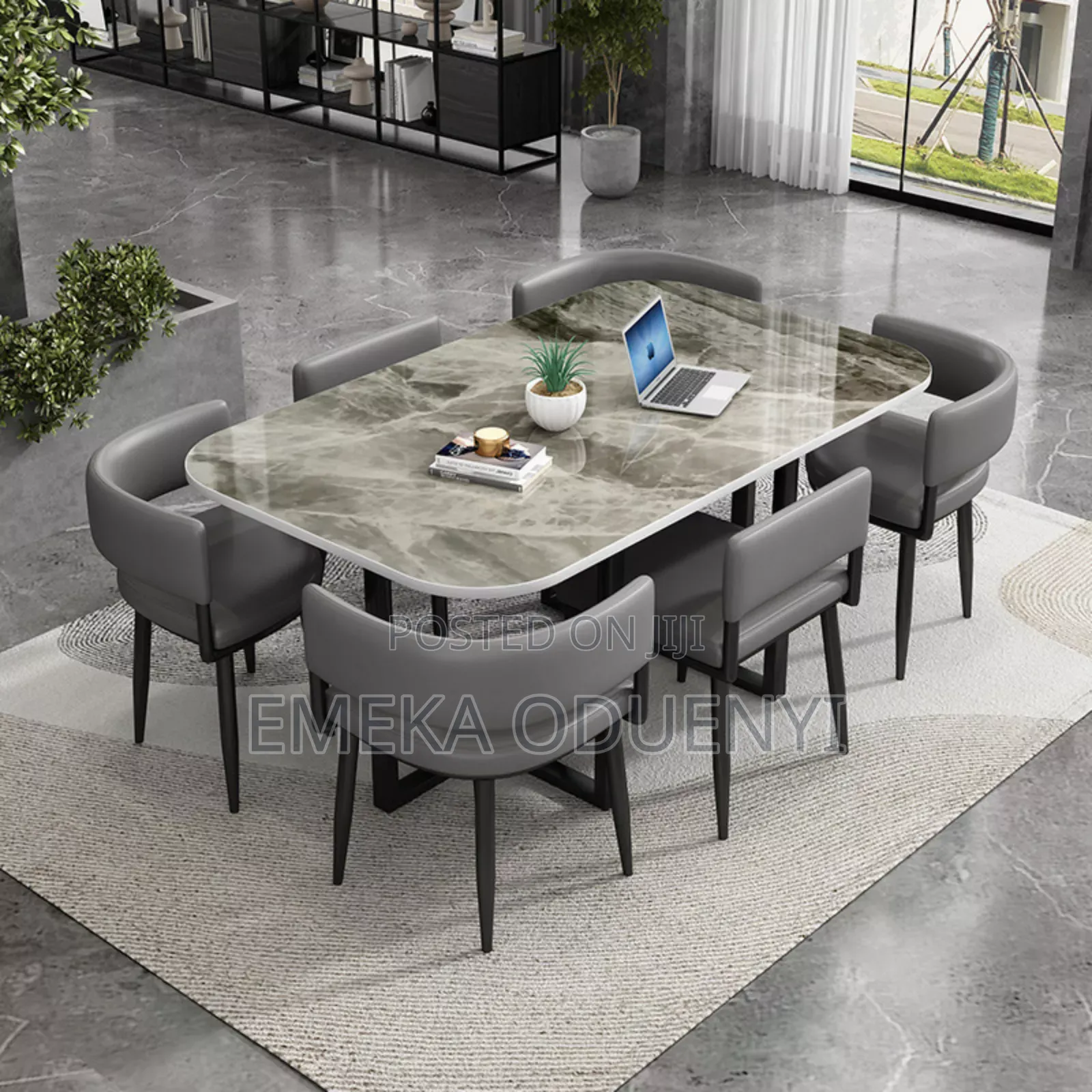 Regal Dining Set