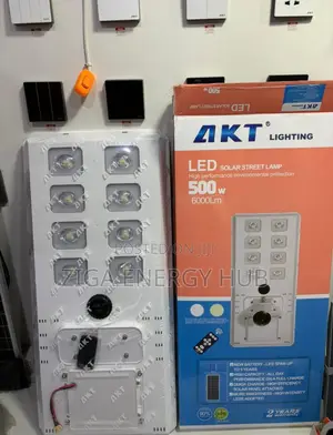 8 Eyes Akt Solar Street Light Available in Stock