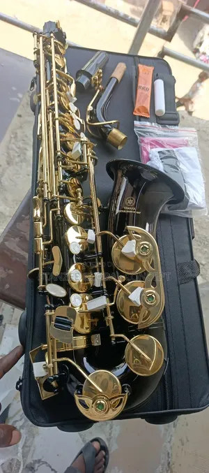 Yamaha Alto Saxophone Black and Gold
