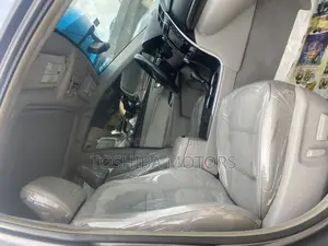 Toyota Camry XLE 4dr Sedan (2.5L 4cyl 6A) 2017 Gray