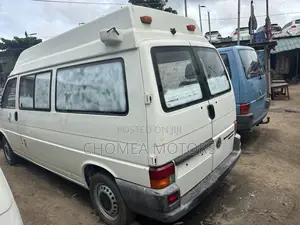 Volkswagen Transporter 2006 White
