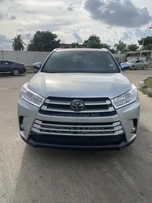 Toyota Highlander 2018 Silver
