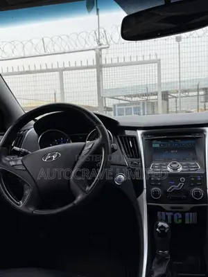 Hyundai Sonata Limited 2.0T Sedan (2.0L 4cyl 6A) 2011 Black