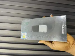 New Samsung Galaxy Z Flip5 256 GB Green