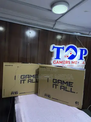 New Laptop Gigabyte 16GB Intel Core i7 SSD 1T