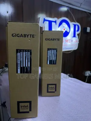 New Laptop Gigabyte 16GB Intel Core i7 SSD 1T