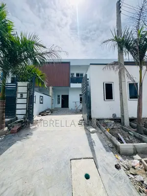 4bdrm Townhouse/Terrace in Off Lekki-Epe Expressway for sale