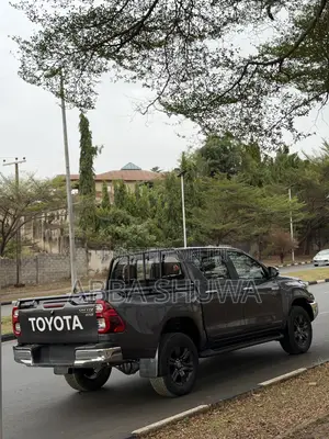 New Toyota Hilux 2025 Gray