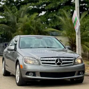 Mercedes-Benz C300 Luxury Sedan AWD (3.0L 6cyl 7A) 2009 Black