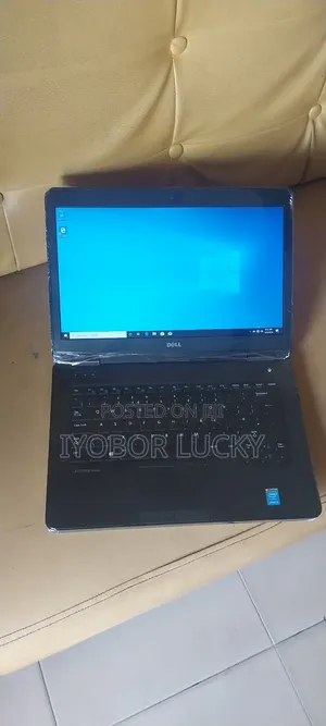 New Laptop Dell Latitude 5400 8GB Intel Core Ultra 7 HDD 500GB