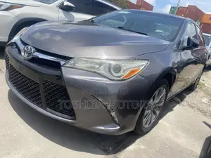 Toyota Camry XLE 4dr Sedan (2.5L 4cyl 6A) 2017 Gray