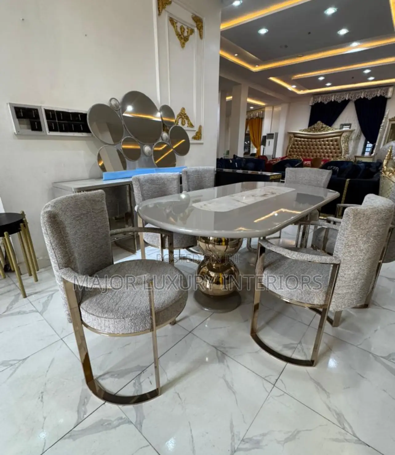 Luxury Grizzly Dining Set