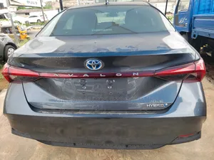 Toyota Avalon XLE FWD Sedan (3.5L V6 8A) 2019 Gray