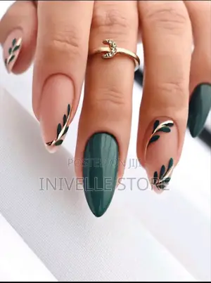 Ladies Fashion Gel Nails