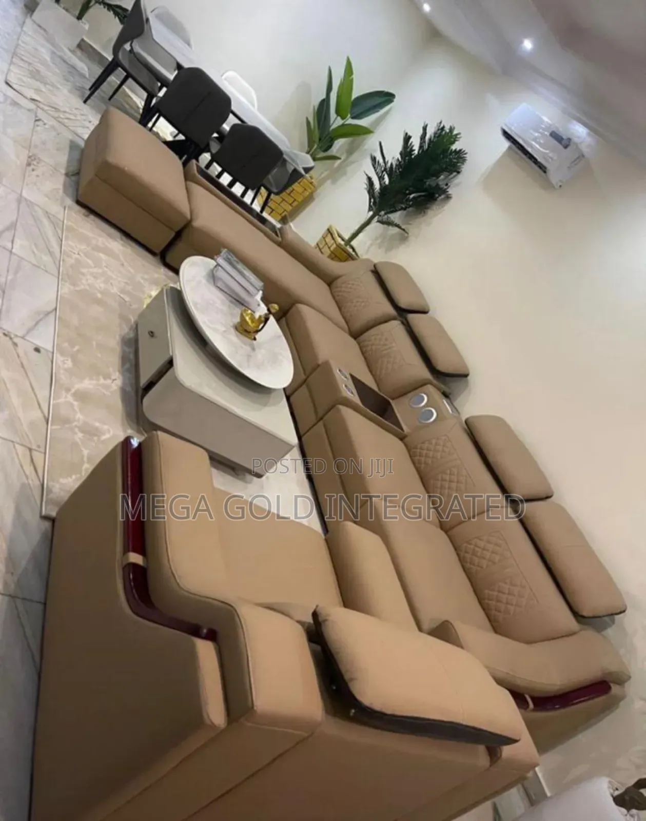 High Quality Sofa by 7 Seaters