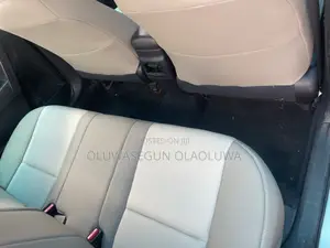 Toyota Corolla LE 4dr Sedan (1.8L 4cyl CVT) 2015 Silver