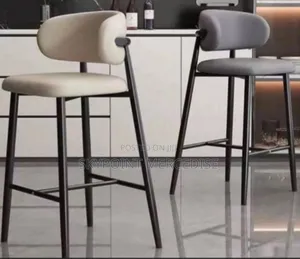 Comfy Curve Bar Stool