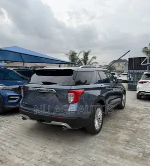 Ford Explorer Limited 2021 Blue