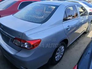 Toyota Corolla LE 4dr Sedan (1.8L 4cyl 4A) 2012 Silver