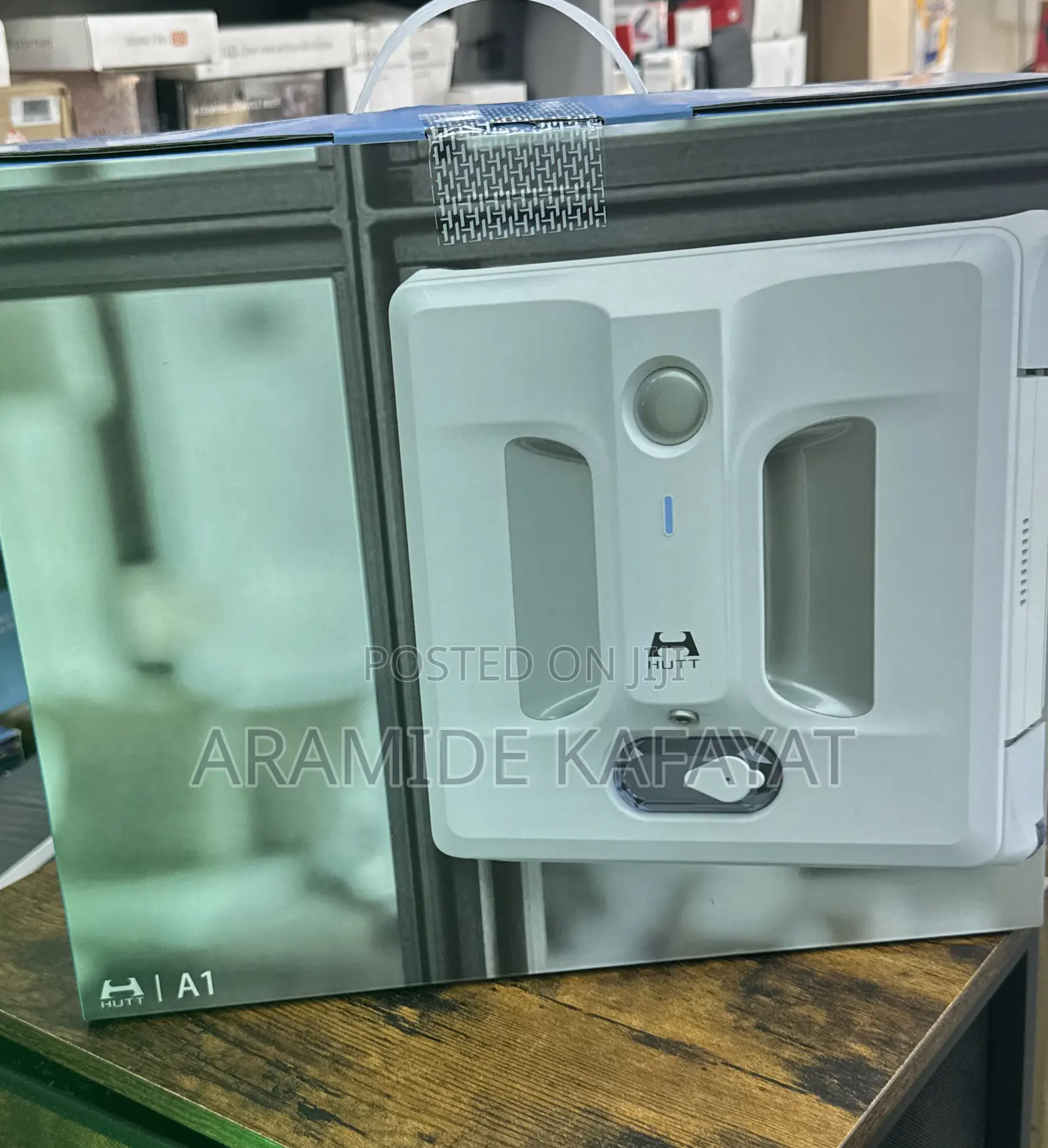 Hutt A1 Window Cleaning Robot
