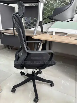 Swivel Mesh Chair