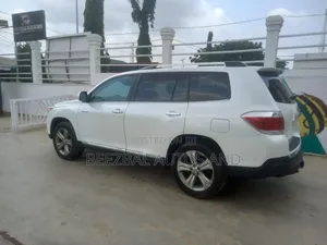 Toyota Highlander Limited 2012 White